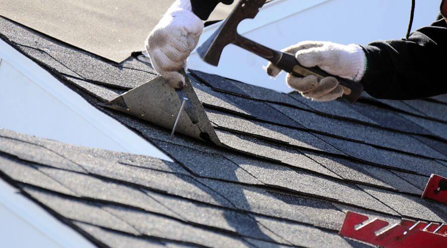 Professional residential roofers in Mirando City, TX